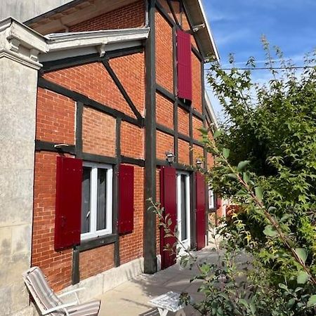 Vila La Petite Angerienne Saint-Jean-dʼAngély Exteriér fotografie
